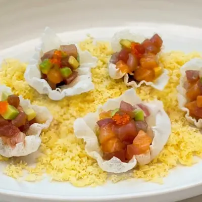 Kaisen Crispy Rice — ข้าวกรอบปลาดิบรวม