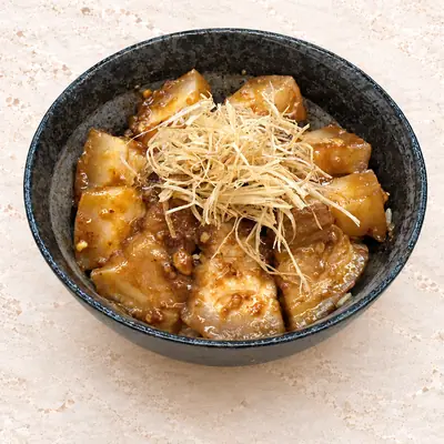Kakuni Don — ข้าวหน้าหมูสามชั้นตุ๋นซอสญี่ปุ่น